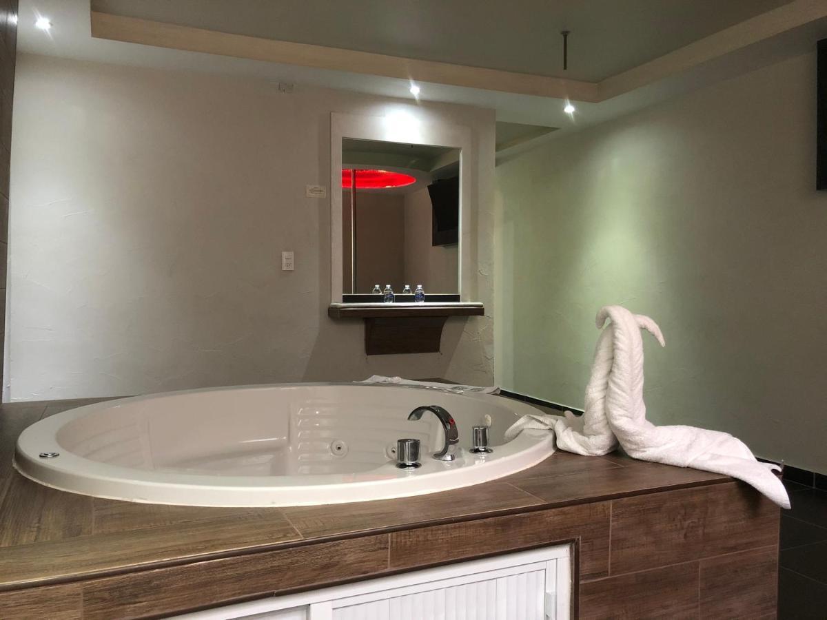 King Suite with Spa Bath,1071890587:JPEG